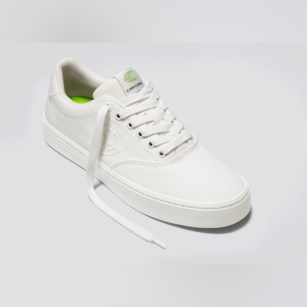 NIB Cariuma Naioca Off-White Sneaker
